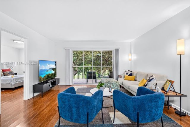700 SW 128th Ave 306C, Pembroke Pines, FL 33027