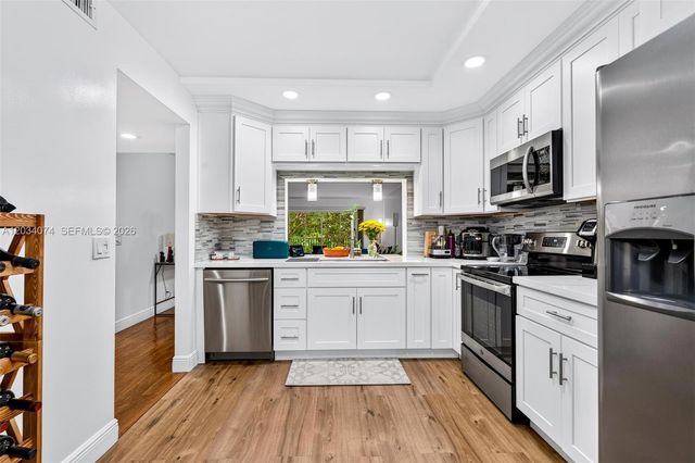 700 SW 128th Ave 306C, Pembroke Pines, FL 33027