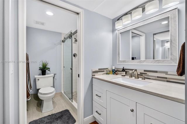 700 SW 128th Ave 306C, Pembroke Pines, FL 33027