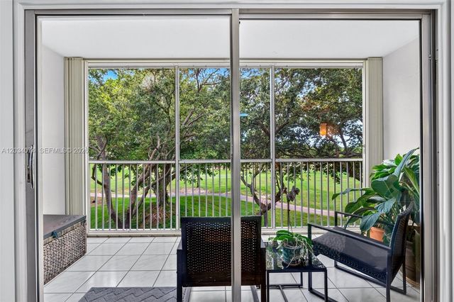 700 SW 128th Ave 306C, Pembroke Pines, FL 33027