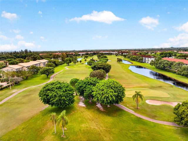 700 SW 128th Ave 306C, Pembroke Pines, FL 33027