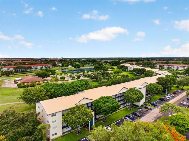 700 SW 128th Ave 306C, Pembroke Pines, FL 33027