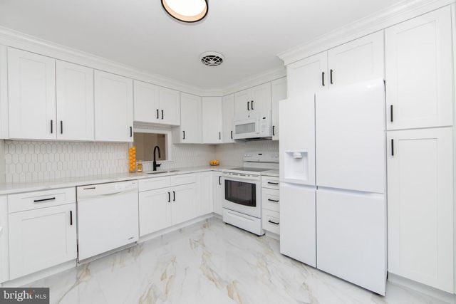 113 BYRON TER, Cherry Hill, NJ 08003