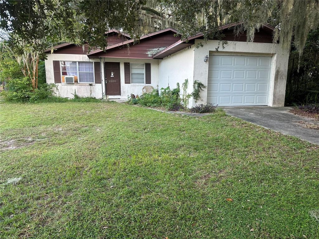2203 BUTLER STREET, Leesburg, FL 34748