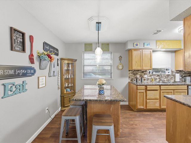 216 NE Cindy Lane, Burleson, TX 76028