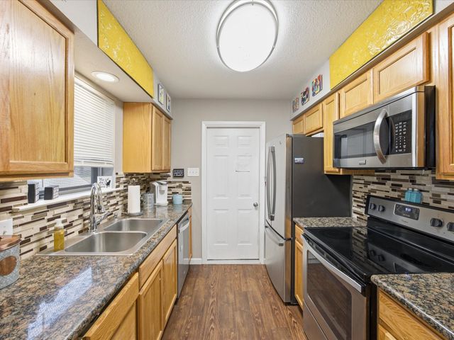 216 NE Cindy Lane, Burleson, TX 76028