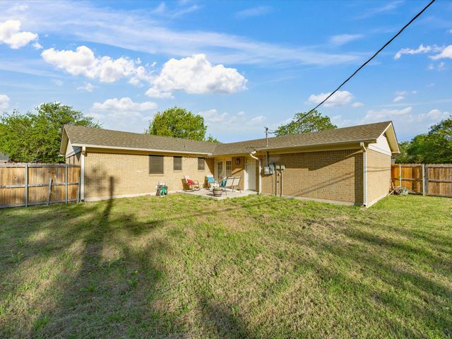 216 NE Cindy Lane, Burleson, TX 76028
