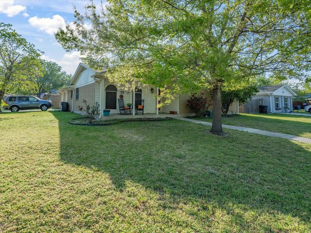 216 NE Cindy Lane, Burleson, TX 76028