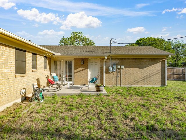 216 NE Cindy Lane, Burleson, TX 76028