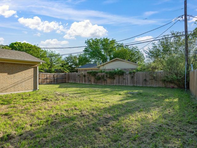 216 NE Cindy Lane, Burleson, TX 76028