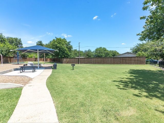216 NE Cindy Lane, Burleson, TX 76028