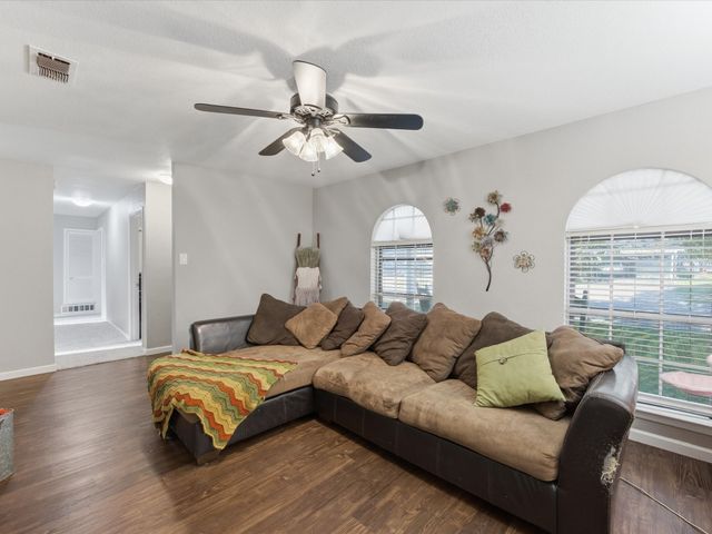 216 NE Cindy Lane, Burleson, TX 76028