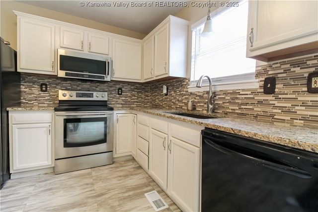 113 Pinehurst Drive, Tornado, WV 25202