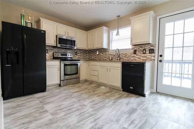 113 Pinehurst Drive, Tornado, WV 25202