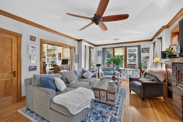 2926 N Avers Avenue, Chicago, IL 60618