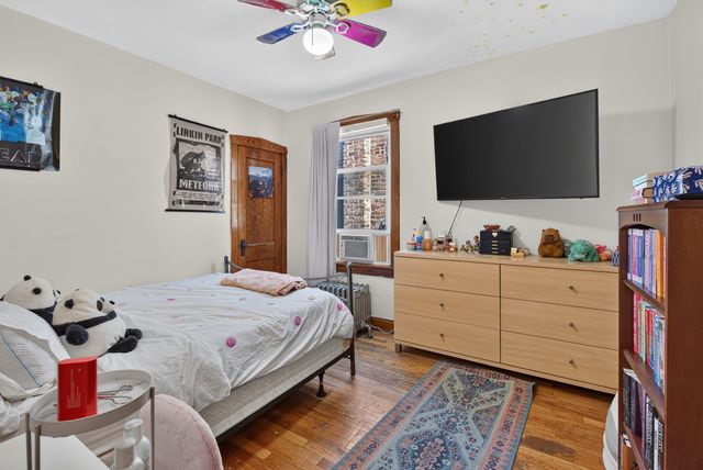2926 N Avers Avenue, Chicago, IL 60618