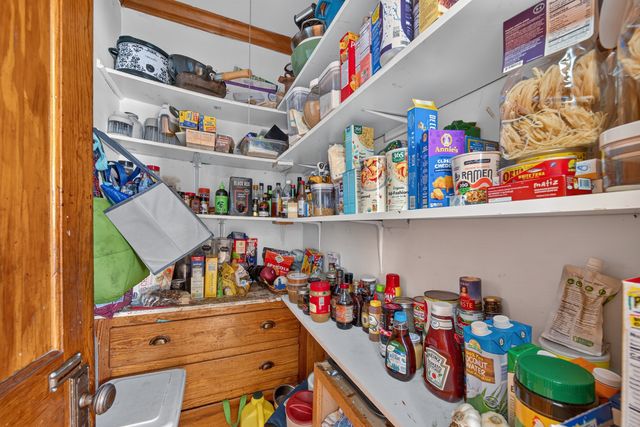 2926 N Avers Avenue, Chicago, IL 60618