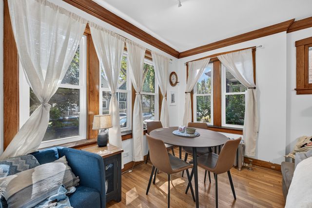2926 N Avers Avenue, Chicago, IL 60618