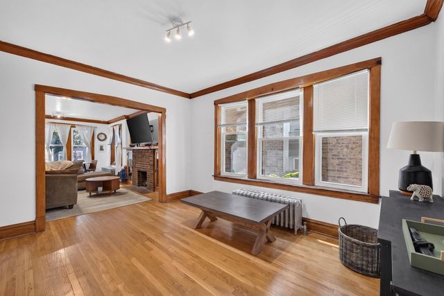 2926 N Avers Avenue, Chicago, IL 60618