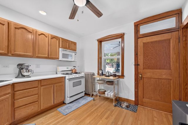 2926 N Avers Avenue, Chicago, IL 60618