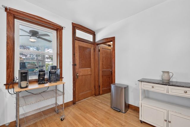 2926 N Avers Avenue, Chicago, IL 60618