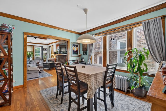 2926 N Avers Avenue, Chicago, IL 60618