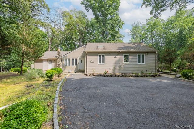 23 Sky Meadow Road, Suffern, NY 10901