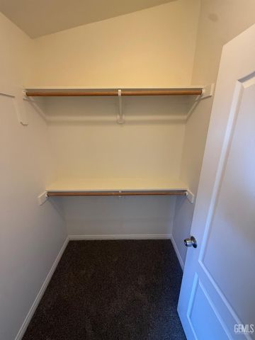 804 N Loch Lloyd Lane, Bakersfield, CA 93312