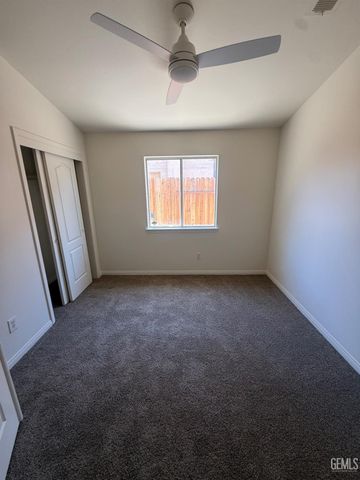 804 N Loch Lloyd Lane, Bakersfield, CA 93312