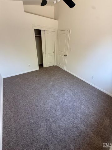 804 N Loch Lloyd Lane, Bakersfield, CA 93312