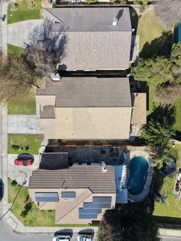 804 N Loch Lloyd Lane, Bakersfield, CA 93312