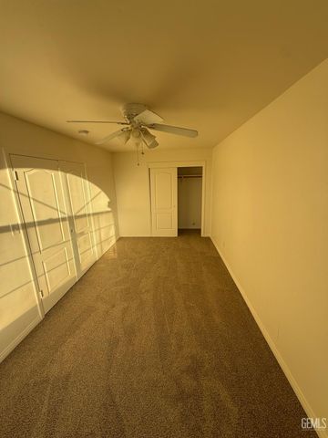 804 N Loch Lloyd Lane, Bakersfield, CA 93312