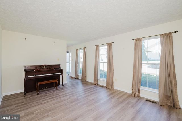1123 HARFORD TOWN DR, Abingdon, MD 21009