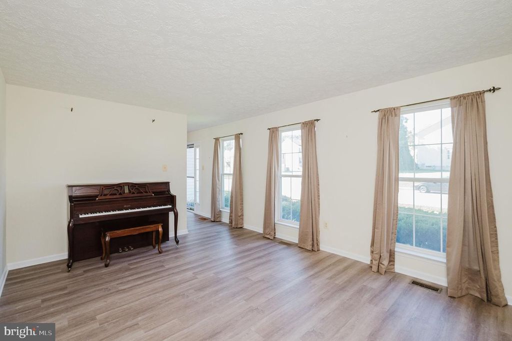 Image 10 of property listing at 1123 HARFORD TOWN DR, Abingdon, MD 21009