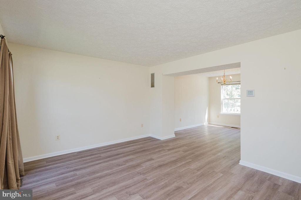Image 13 of property listing at 1123 HARFORD TOWN DR, Abingdon, MD 21009
