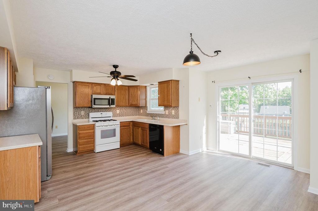 Image 18 of property listing at 1123 HARFORD TOWN DR, Abingdon, MD 21009