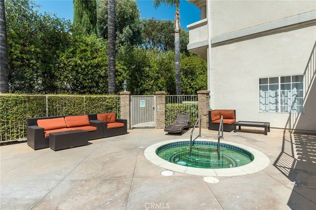 5340 Las Virgenes Road 11, Calabasas, CA 91302
