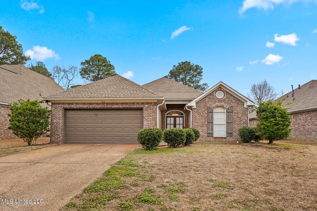 213 Rampart Street, Ridgeland, MS 39157