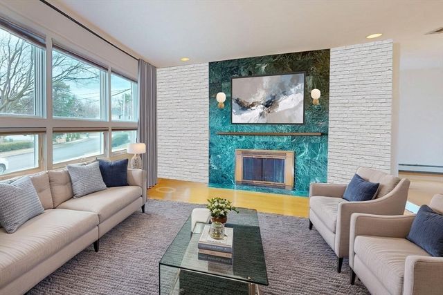 91 Mary Ellen Rd, Newton, MA 02468