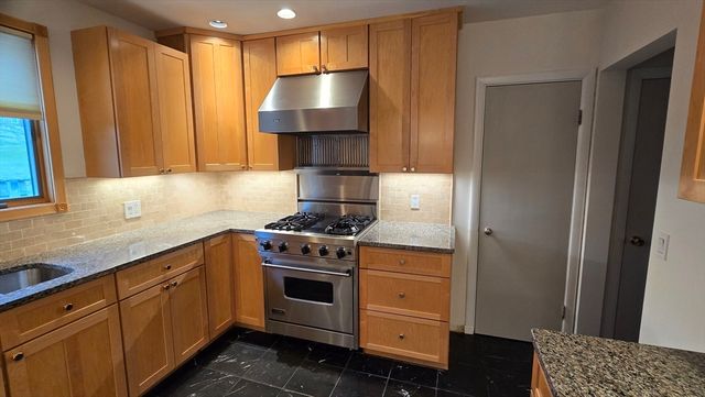 91 Mary Ellen Rd, Newton, MA 02468