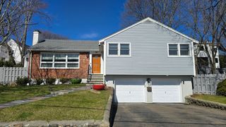 91 Mary Ellen Rd, Newton, MA 02468