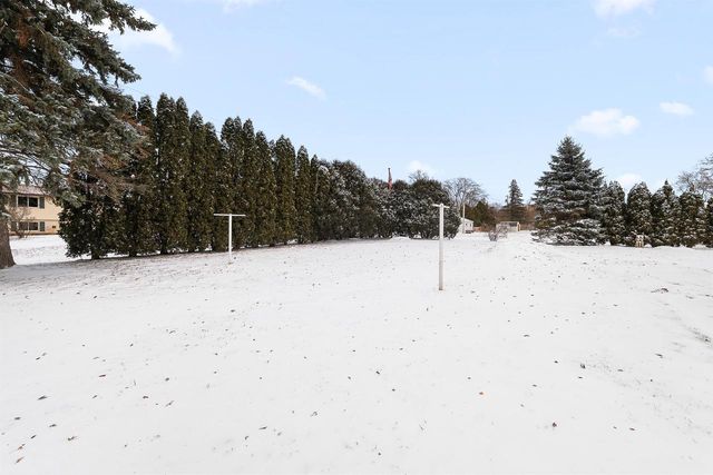 777 E PIONEER ROAD, Fond Du Lac, WI 54935