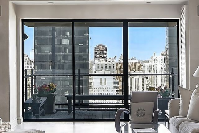 425 E 58th St Apt 35E, New York City, NY 10022