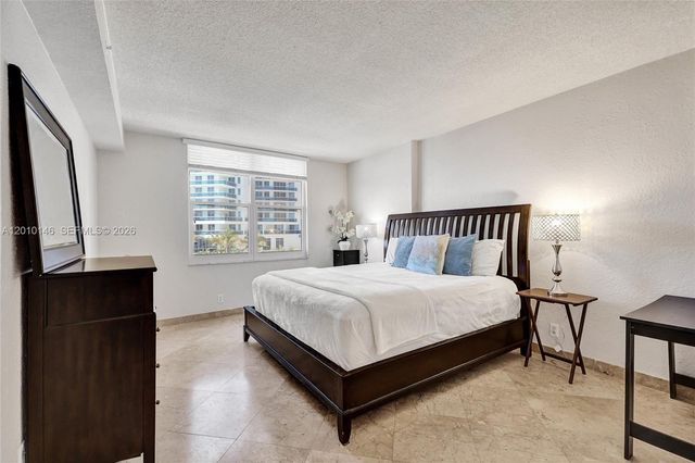 2501 S Ocean Drive 414, Hollywood, FL 33019