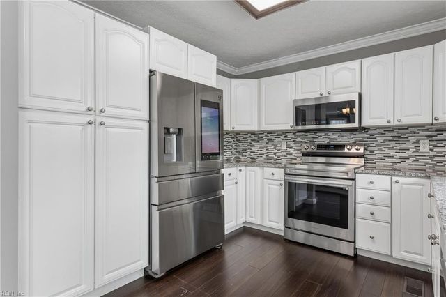 1118 Carys Chapel RD, Yorktown, VA 23693