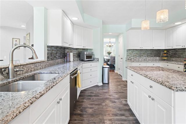 5207 Bartons Creek CT, Suffolk, VA 23435