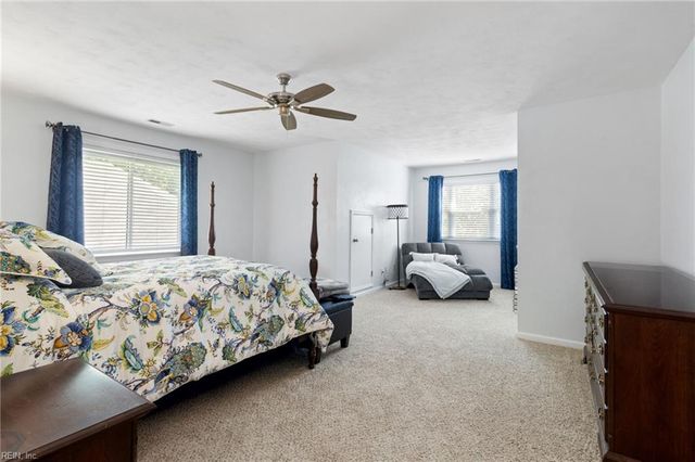 5207 Bartons Creek CT, Suffolk, VA 23435