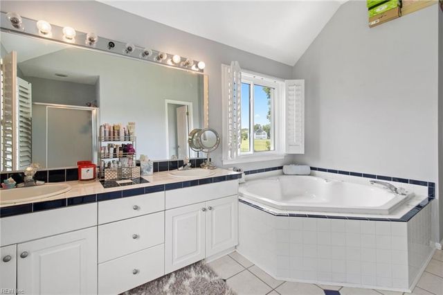 5207 Bartons Creek CT, Suffolk, VA 23435