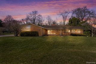 5799 Blandford Court, Bloomfield Hills, MI 48302