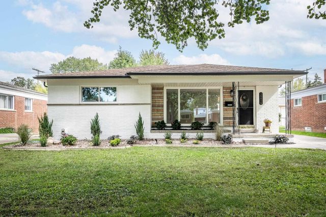 28806 Rockwood Street, Saint Clair Shores, MI 48081